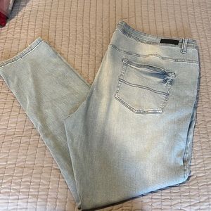 Kenneth Cole Lightwash Jeans